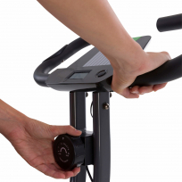 Вертикальный велотренажер со спинкой TUNTURI Cardio Fit B25 X-BIKE